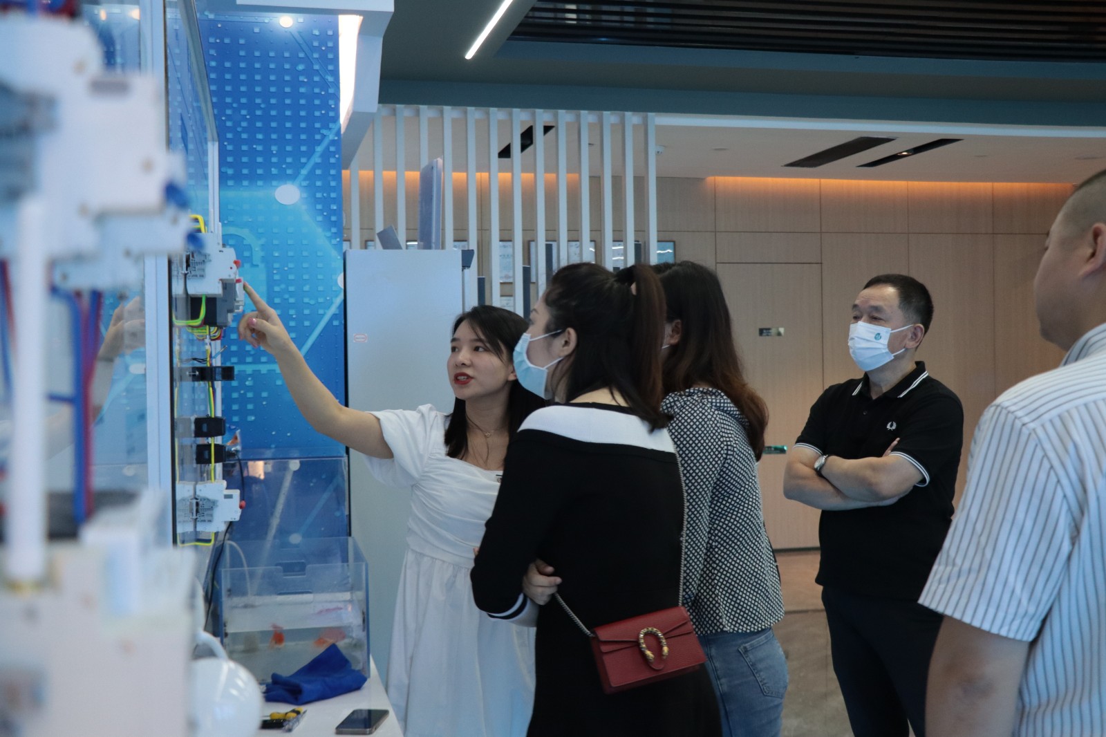 深圳市益阳商会一行莅临开云(中国)Kaiyun·官方网站科技指导交流