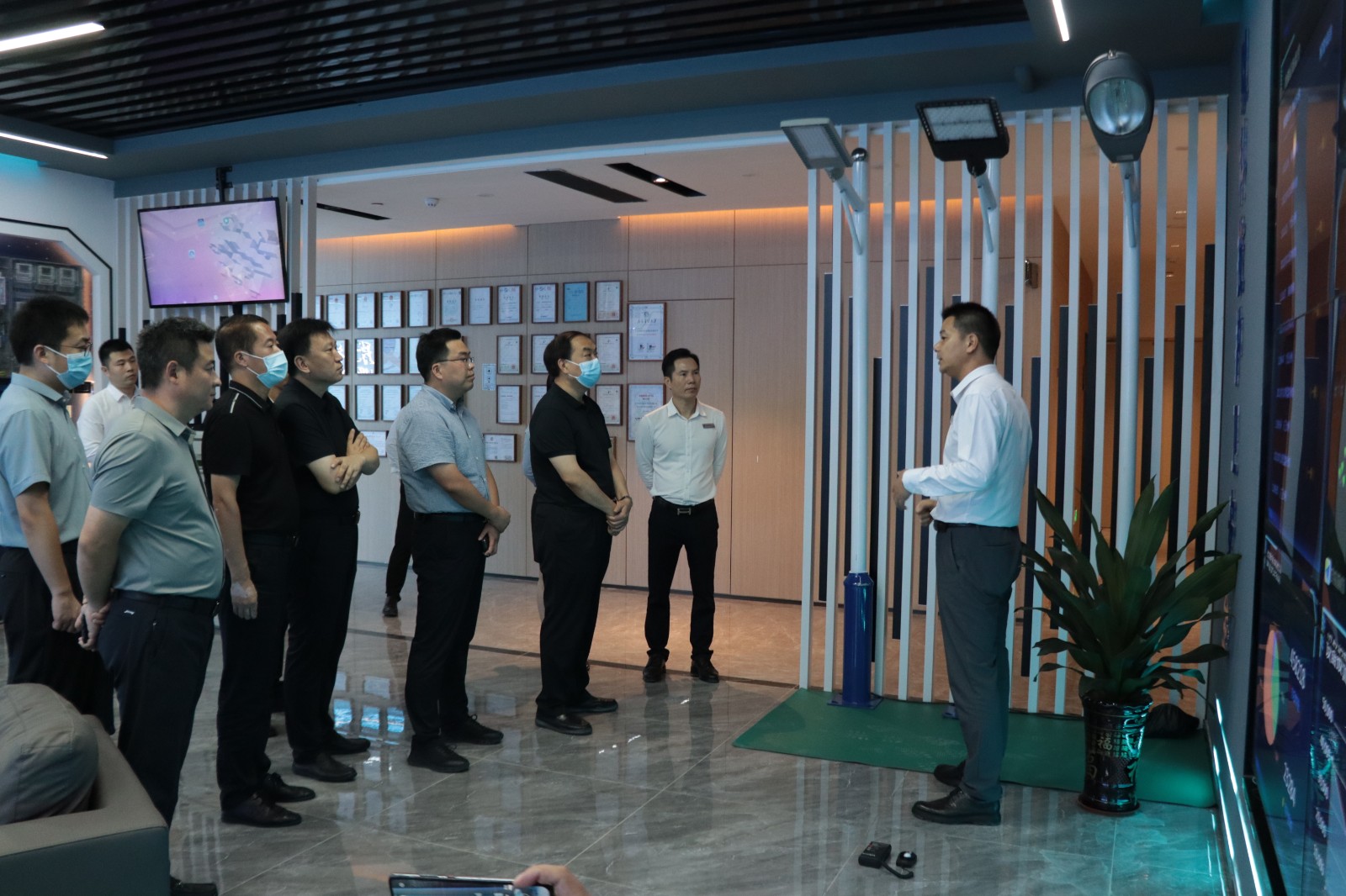 热烈欢迎邯郸魏县一行领导莅临开云(中国)Kaiyun·官方网站科技参观考察