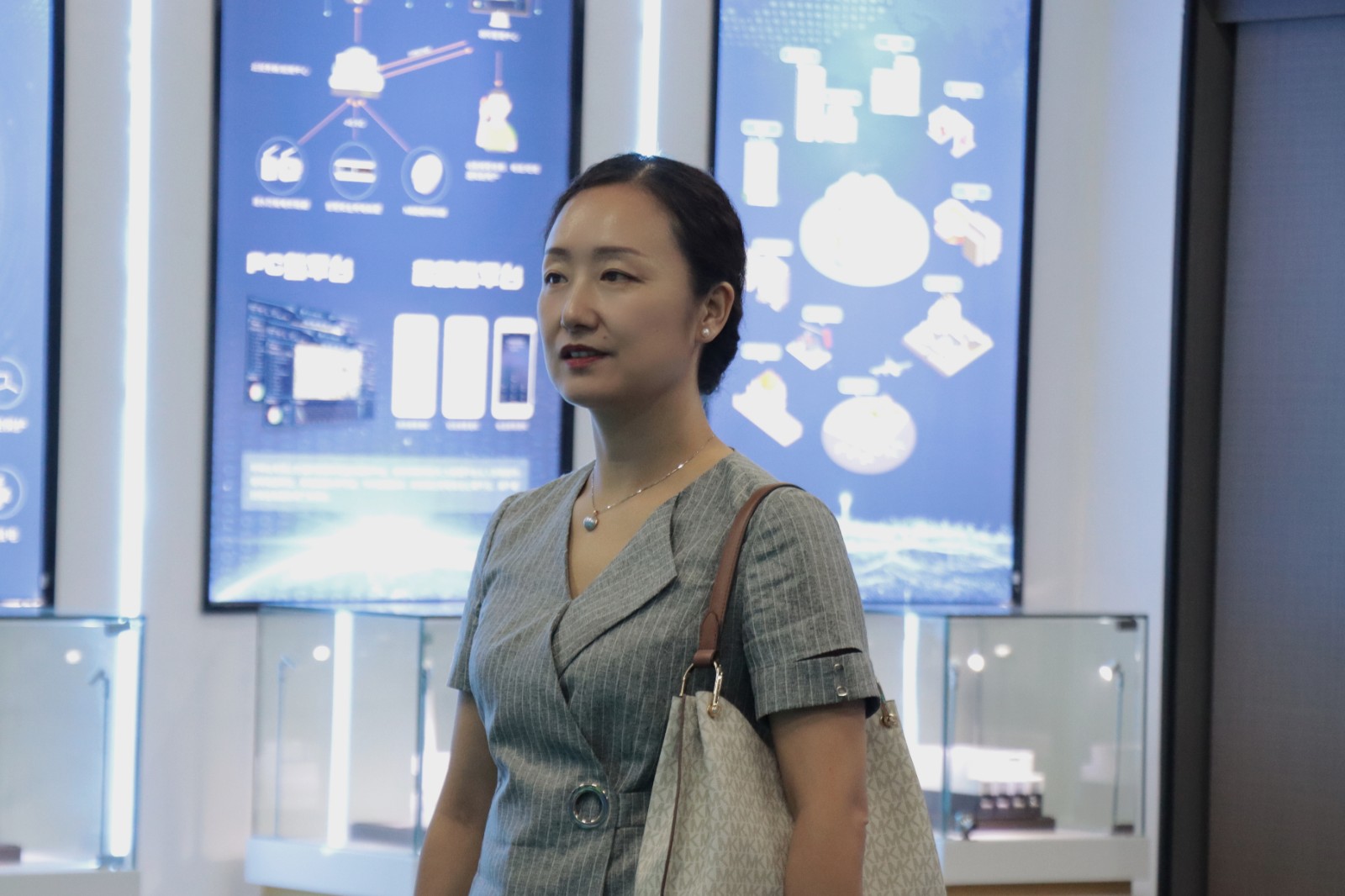 乌鲁木齐经济技术开发区招商服务局莅临开云(中国)Kaiyun·官方网站科技参观指导